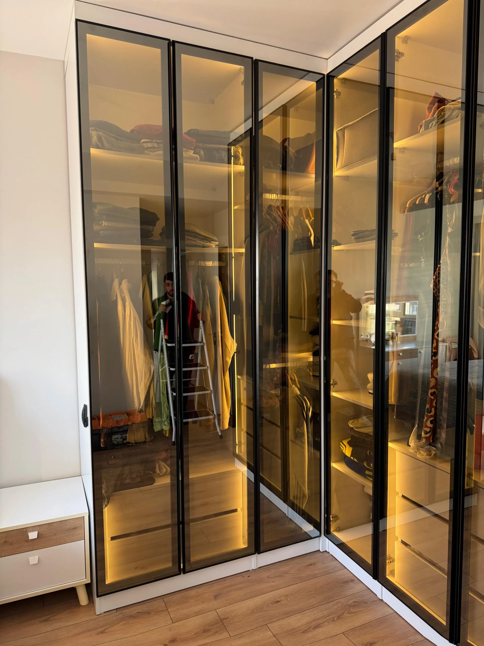 Reflekte Bronz Cam Kapaklı Dolap Modelleri Proje 26 8 Reflekte Bronz Cam Kapaklı Dolap