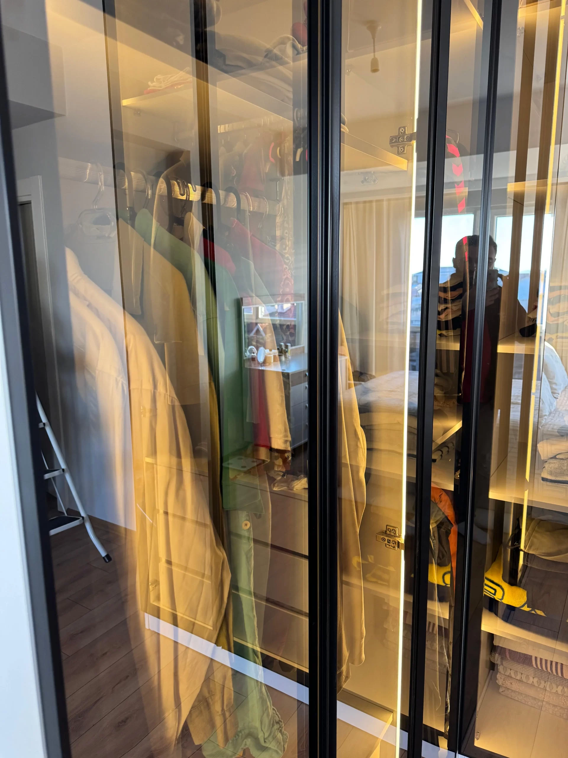 Reflekte Bronz Cam Kapaklı Dolap Modelleri Proje 26 11 Reflekte Bronz Cam Kapaklı Dolap
